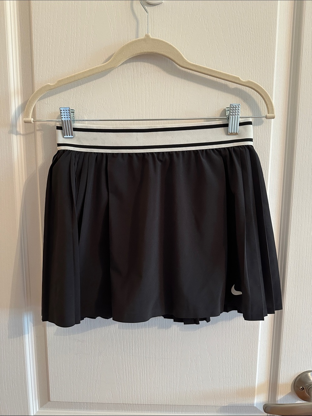 Nike black pleated tennis skirt